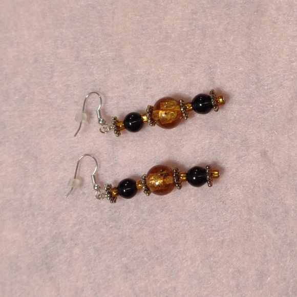 Beaded necklace and earrings - Picture 4 of 4